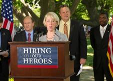 Chairman Murray Leads Senators in Introducing Major Bipartisan Veterans Employment Bill