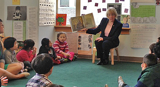 Senator Murray Reads to Students at Denise Louie Education Center