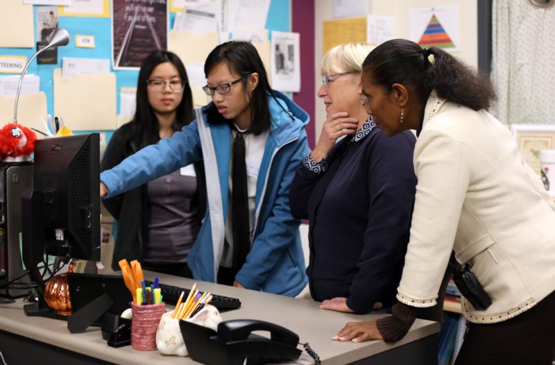 Senator Murray with Chief Sealth students and Principal Aida Fraser-Hammer this morning.